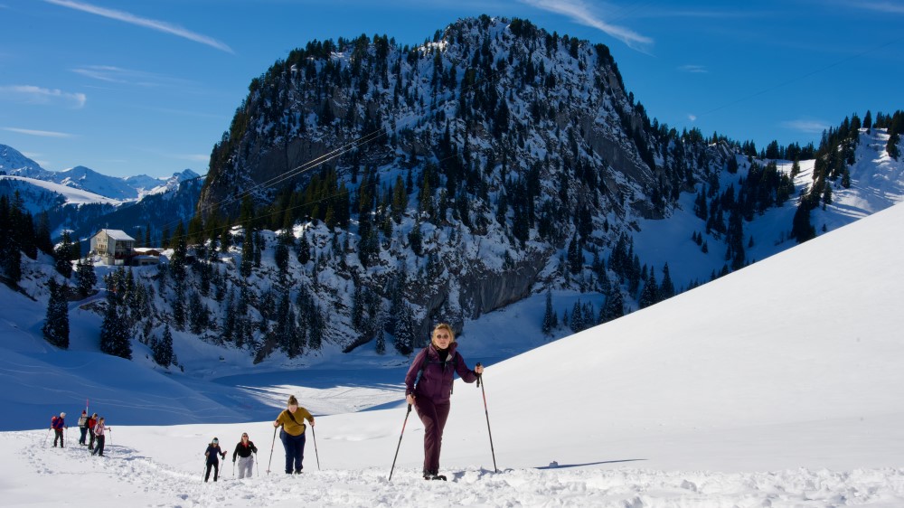 Sneeuwwandelen op de Stockhorn bij Interlaken.